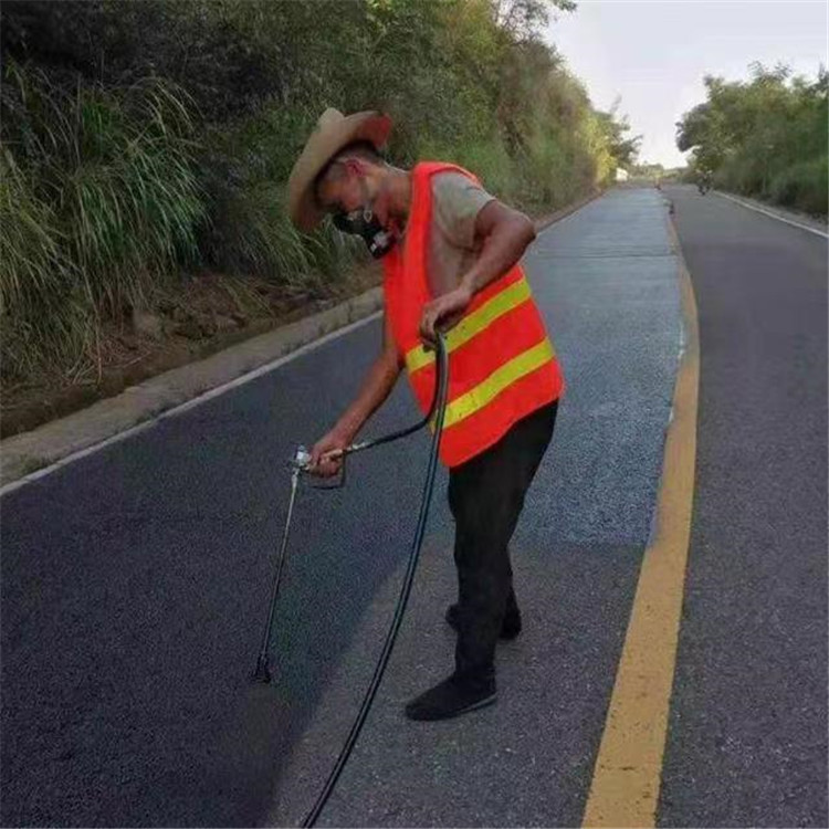 铁门关 彩色防滑路面的底涂是保障路面附着力